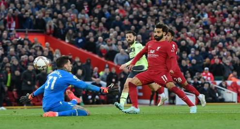 تقرير: صلاح ودي بروين على رأس أهداف الدوري السعودي الصيف المقبل
